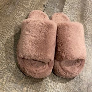 Mauve Slippers